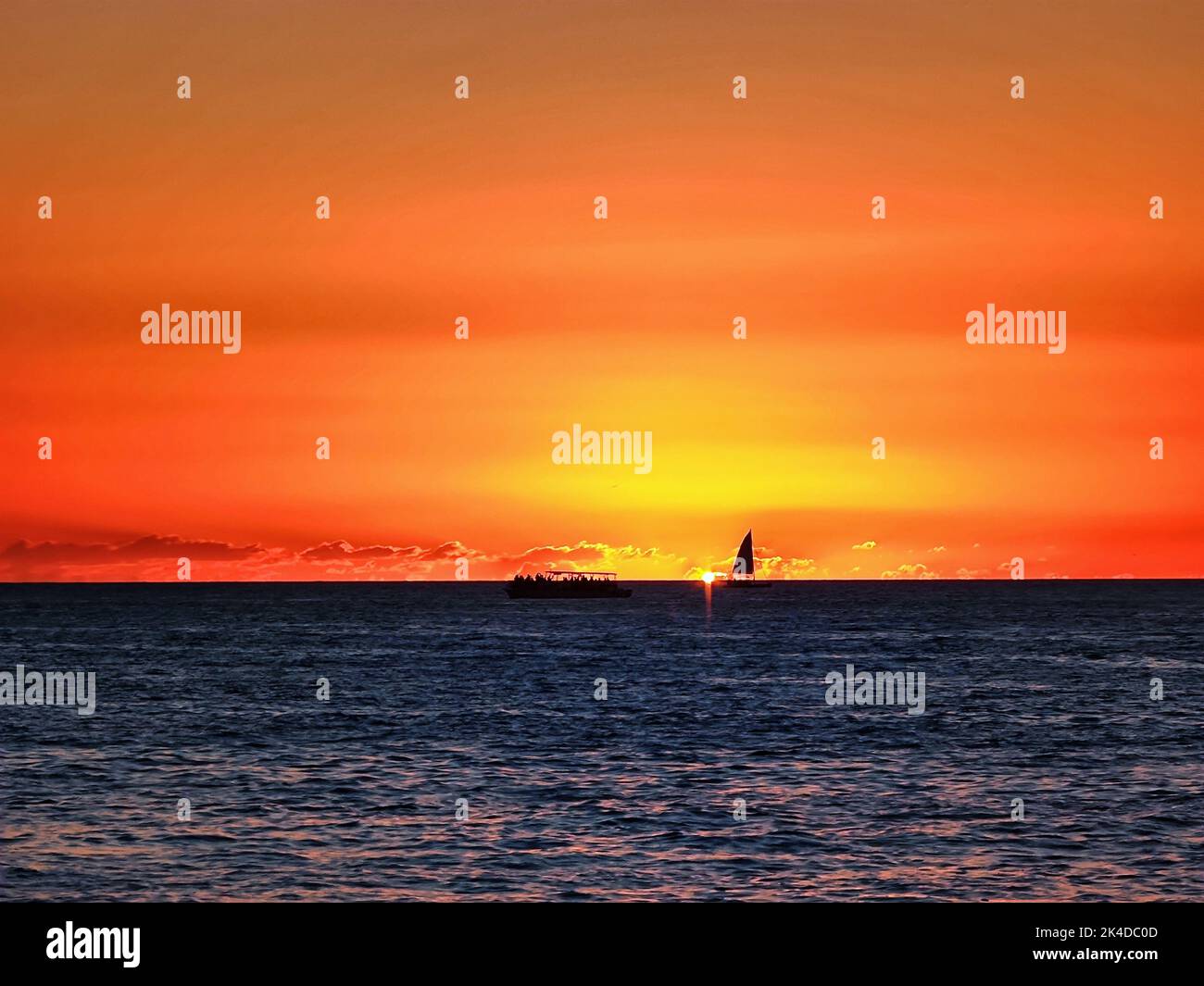The beautiful golden sunset at the sea Stock Photo - Alamy