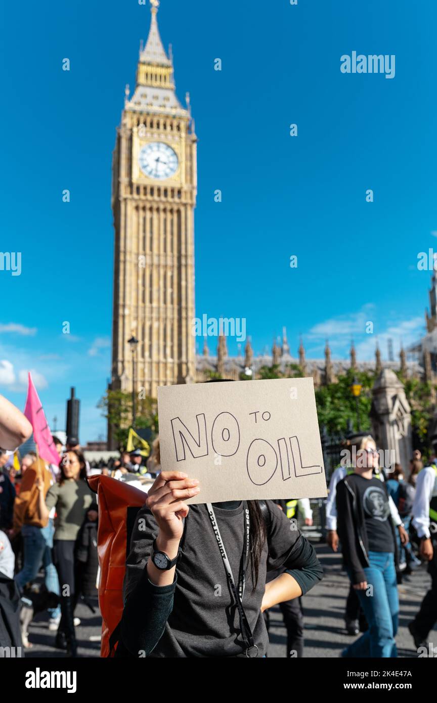 London, UK. 1 October 2022. Hundreds of Just Stop Oil and Extinction Rebellion supporters march