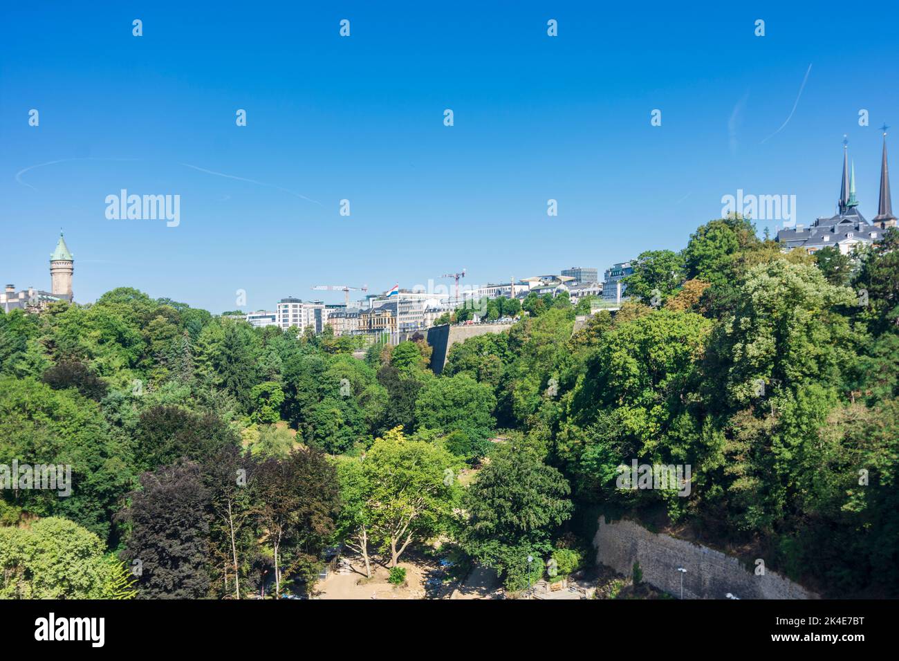 Luxembourg City (Lëtzebuerg; Luxemburg): Pétrusse river valley, old town in , Luxembourg Stock Photo
