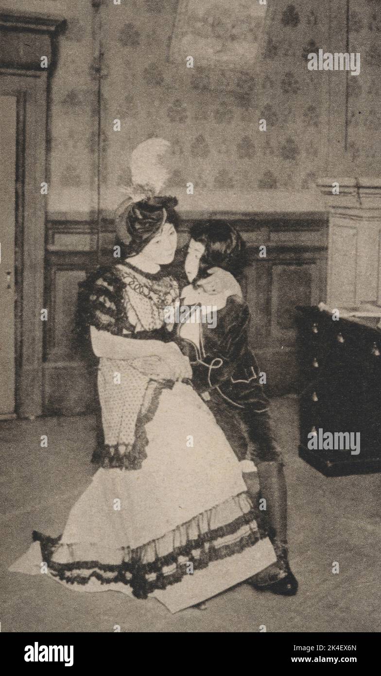 Matsui Sumako (1886-1919) (left) and Mizutani Yaeko (1905-1979)(right) . Date September,1916 (Taisho5).  Matsui Sumako as Anna, Mizutani Yaeko as Sergei in Anna Karenina by Leo Tolstoy. Stock Photo