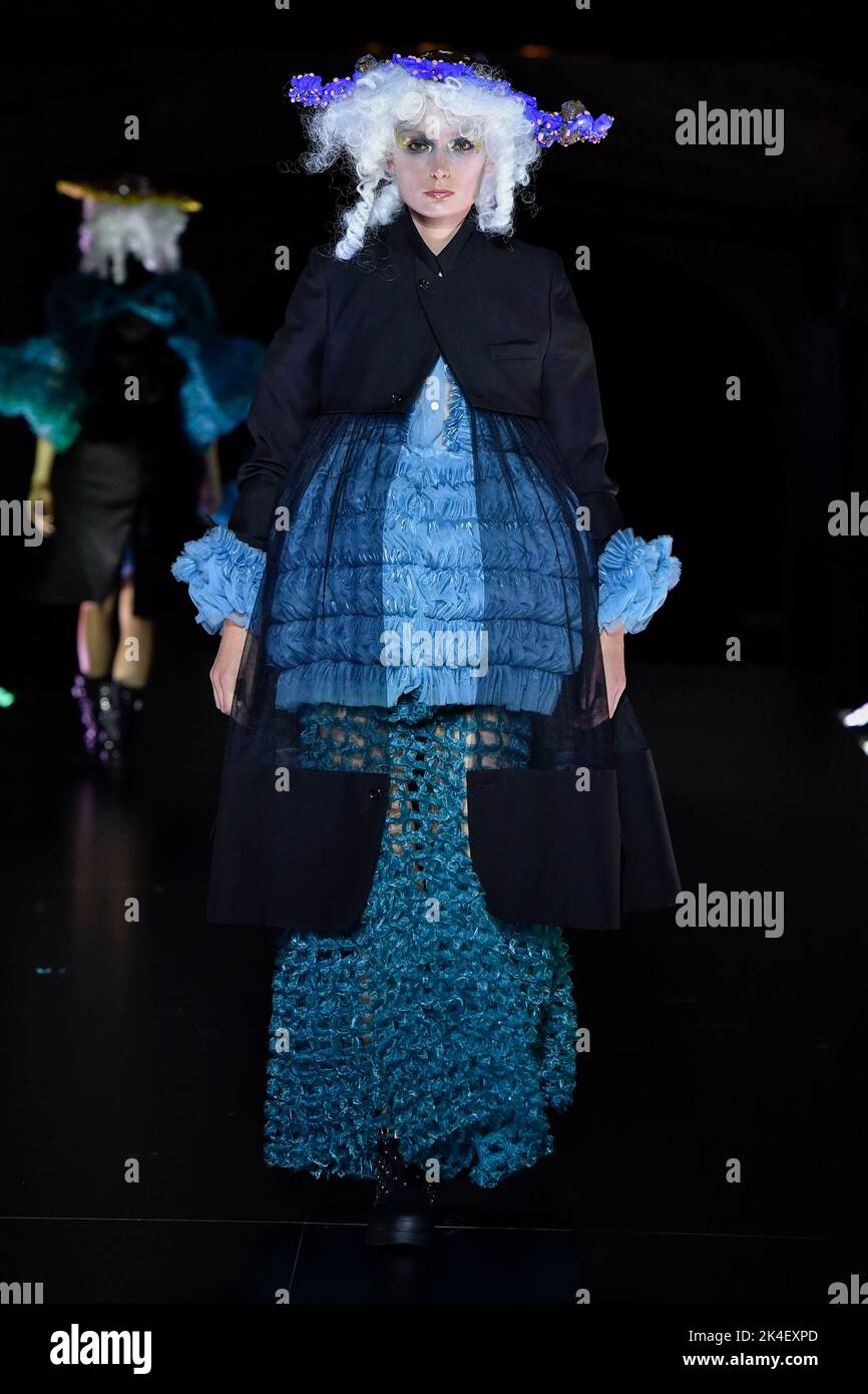 Paris, France. 01st Oct, 2022. A model walks on the runway at the Noir by Ken Ninomiya show during the Spring Summer 2023 Collections Fashion Show at Paris Fashion Week in Paris, France on October 1, 2022. (Photo by Jonas Gustavsson/Sipa USA) Credit: Sipa USA/Alamy Live News Stock Photo