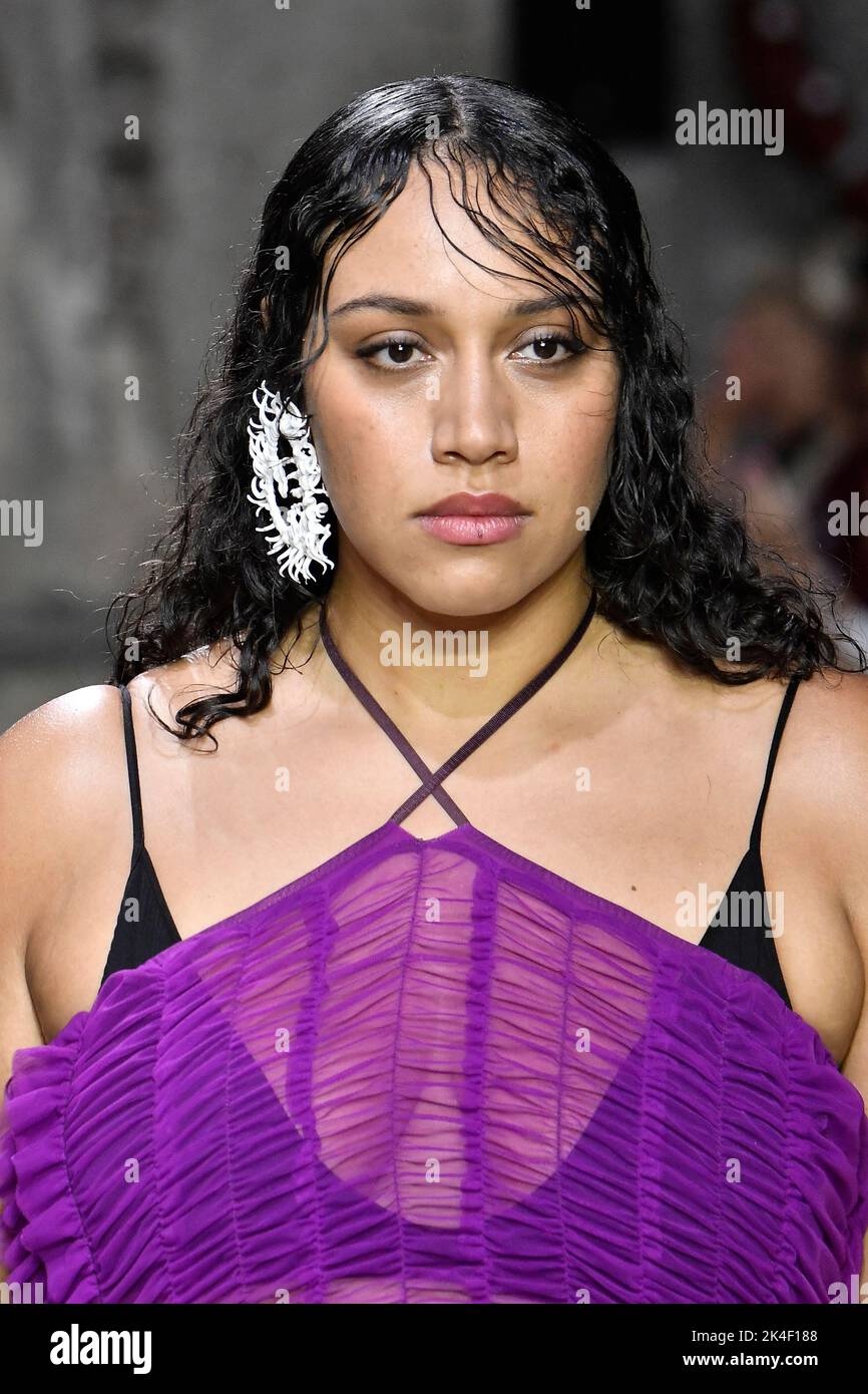 Paris, France. 01st Oct, 2022. A model walks on the runway at the Ester Manas show during the Spring Summer 2023 Collections Fashion Show at Paris Fashion Week in Paris, France on October 1, 2022. (Photo by Jonas Gustavsson/Sipa USA) Credit: Sipa USA/Alamy Live News Stock Photo