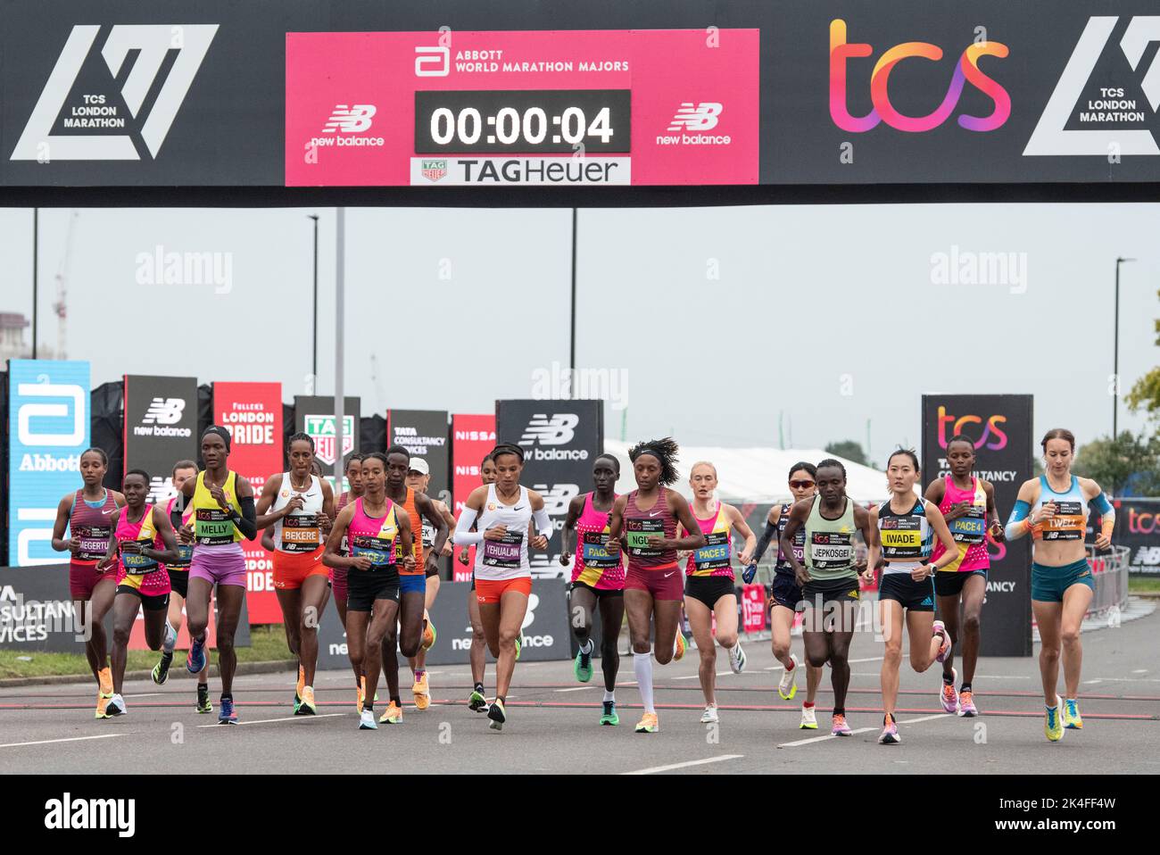 London, UK. 02nd Oct, 2022. Yalemzerf Yehualaw of Ethiopia (Winner of the Women's race) at the start of the 2022 TCS London Marathon on October 02, 2022 in London, England. Photo by Gary Mitchell Credit: Gary Mitchell, GMP Media/Alamy Live News Stock Photo