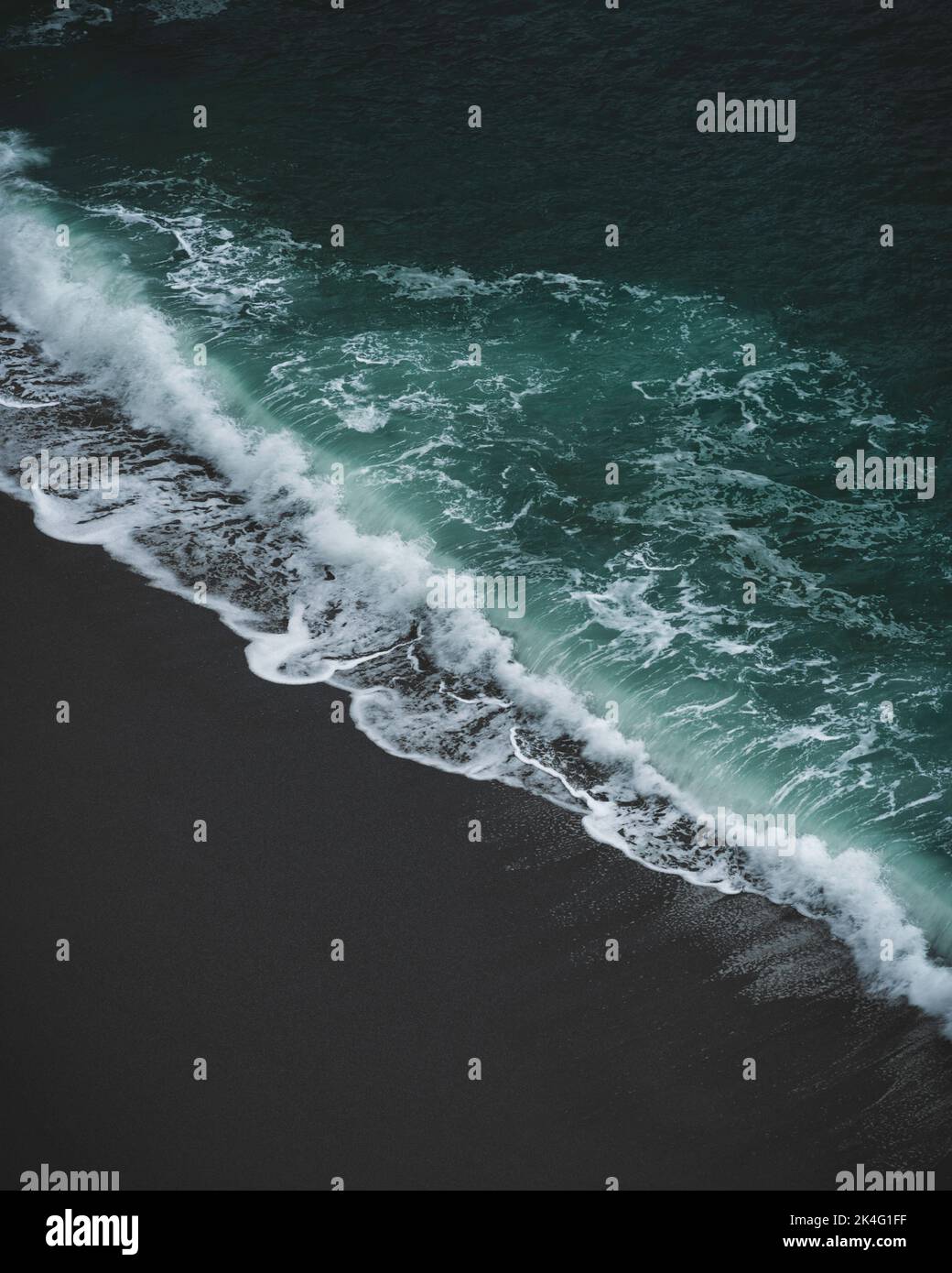 Dark sea rough hi-res stock photography and images - Alamy
