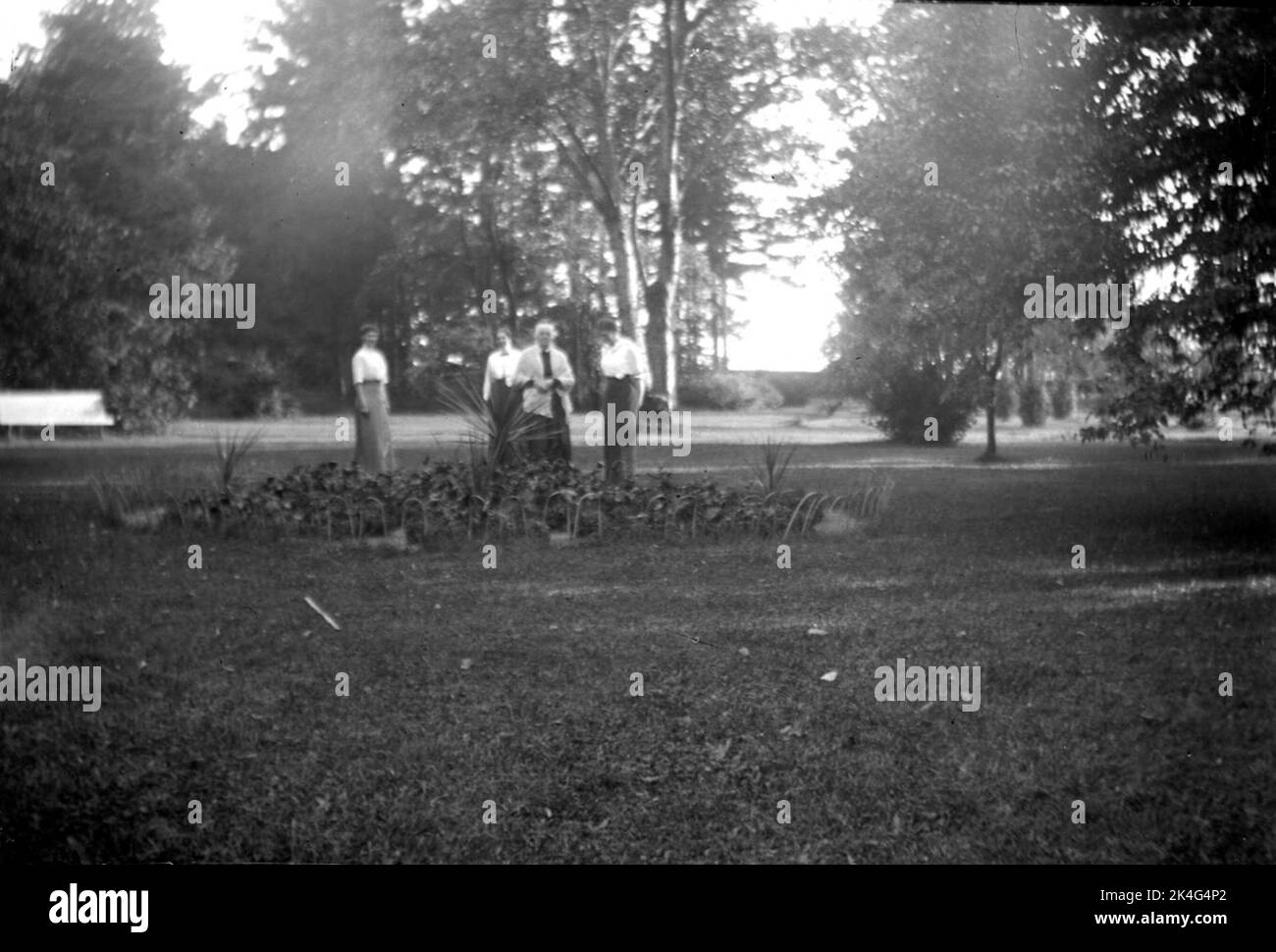 Group of women in nature Black and White Stock Photos & Images - Alamy