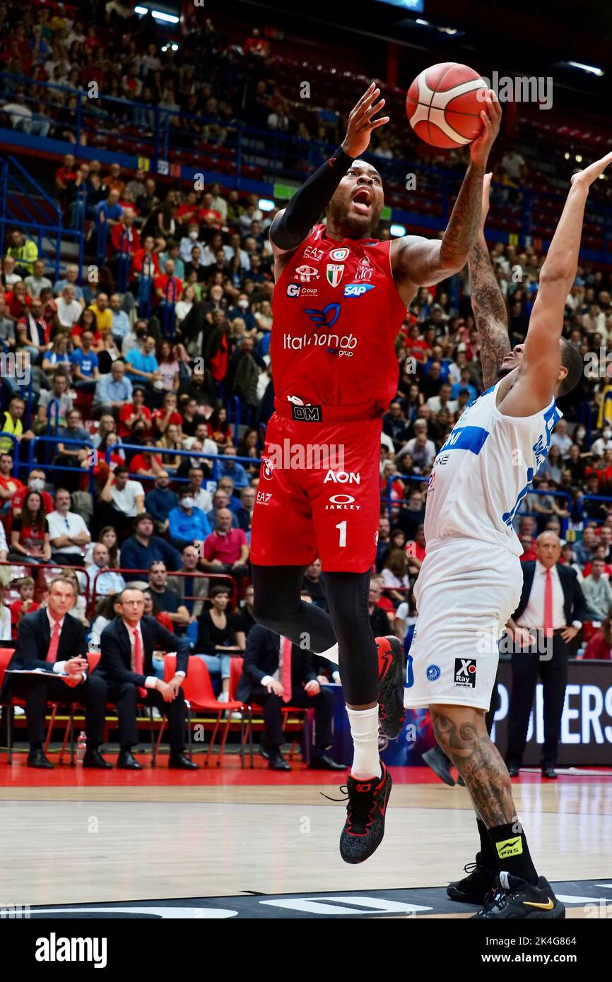 Milan, Italy. 02nd Oct, 2022. Deshaun Thomas (EA7 Emporio Armani Olimpia  Milano) during EA7 Emporio Armani Milano vs Germani Brescia, Italian  Basketball A Serie Championship in Milan, Italy, October 02 2022 Credit: