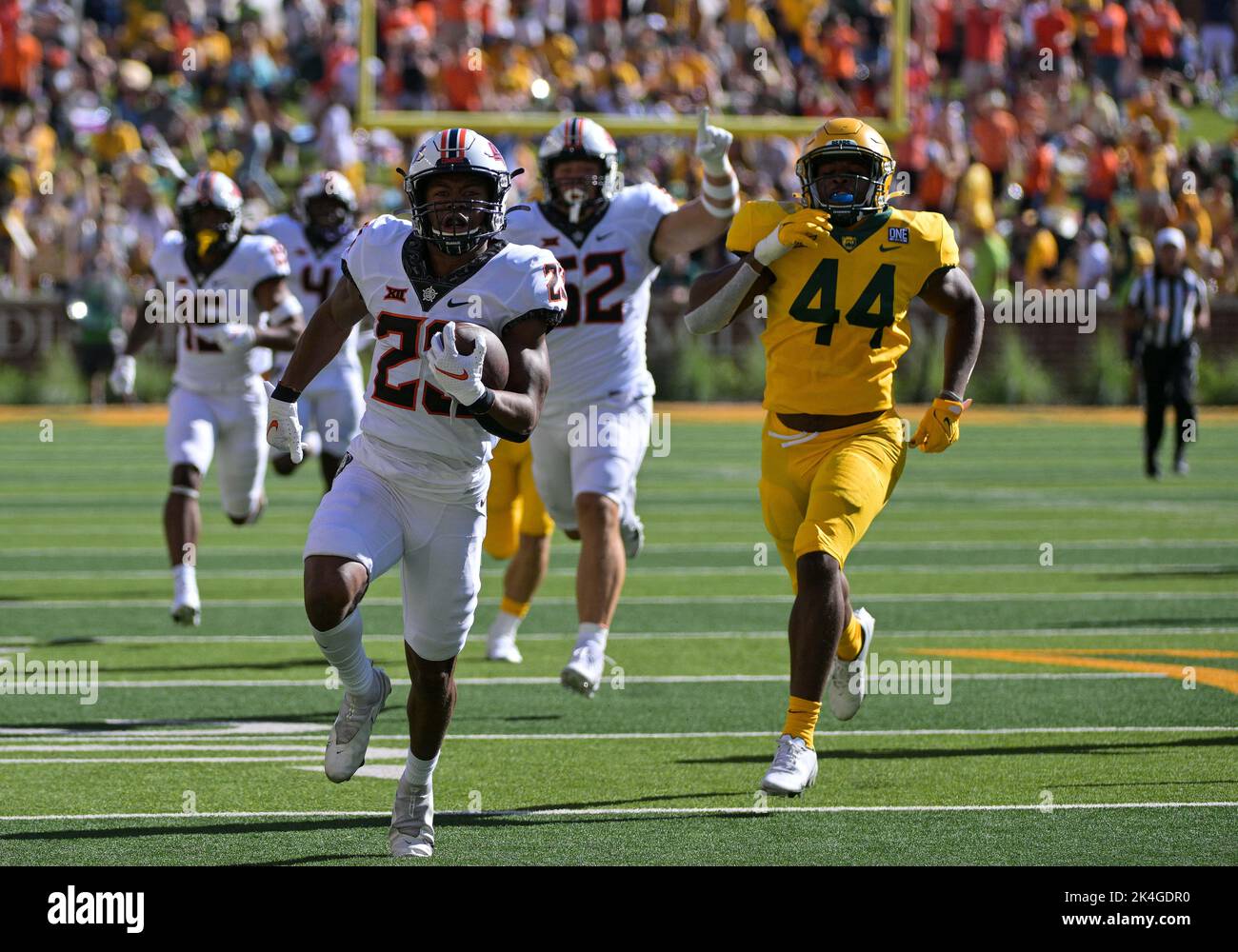 Waco Texas USA 1st Oct 2022 Oklahoma State Cowboys Running Back waco-texas-usa-1st-oct-2022-oklahoma-state-cowboys-running-back