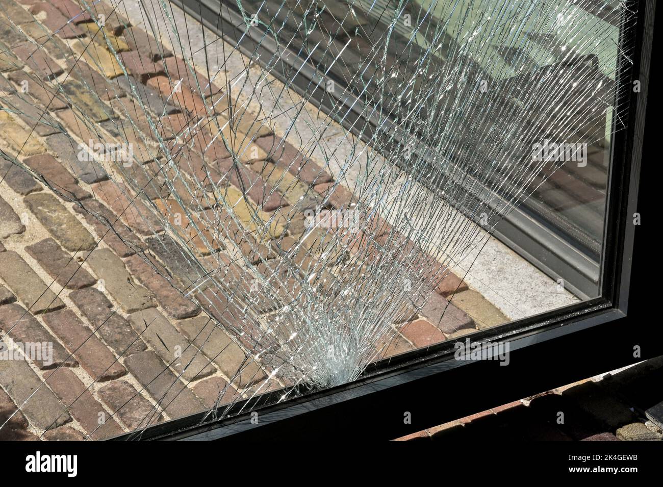 Pane in the glass hi-res stock photography and images - Alamy