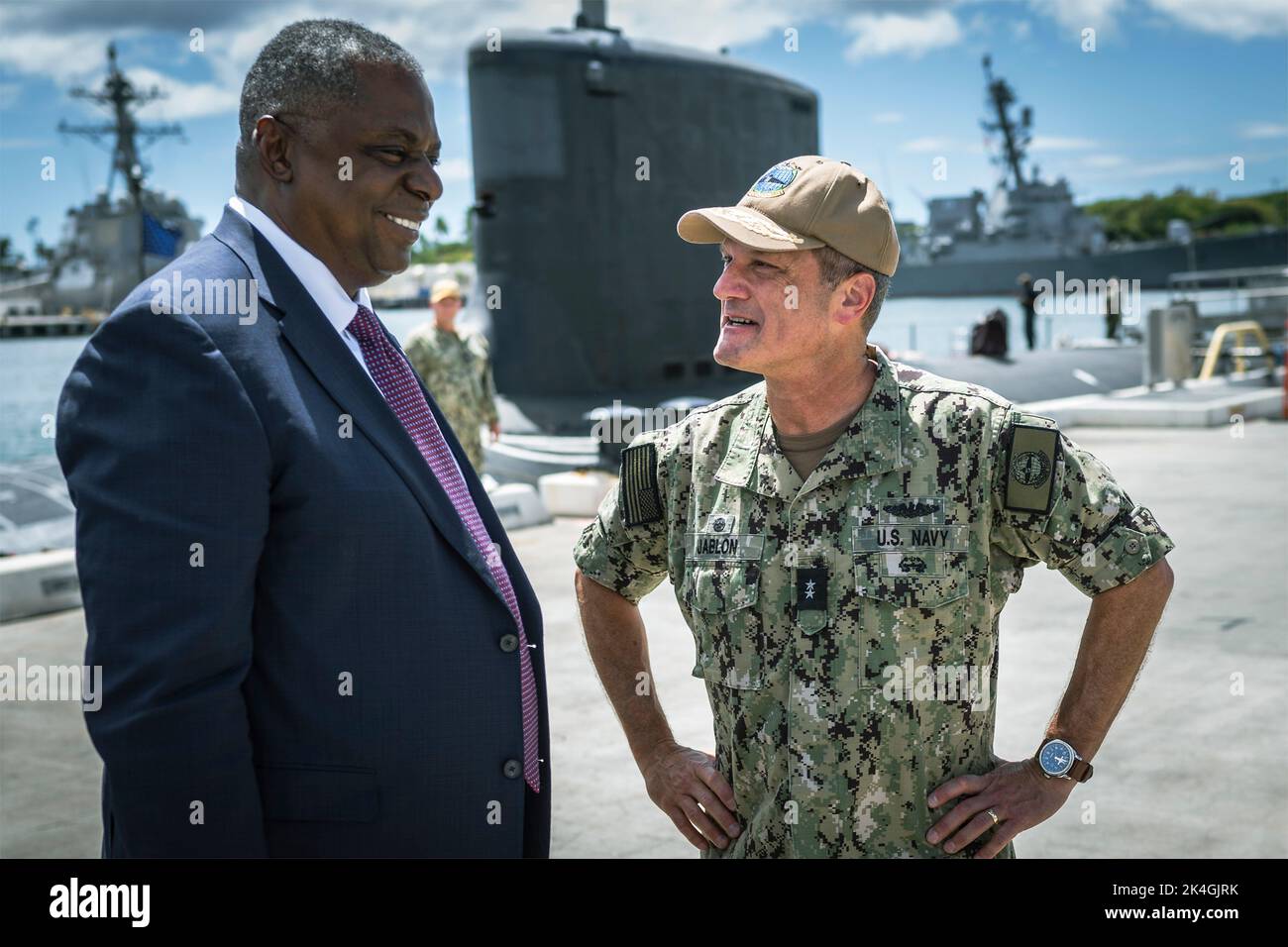 Aiea, United States Of America. 01st Oct, 2022. Aiea, United States of America. 01 October, 2022. U.S. Navy Rear Adm. Jeffery Jablon, Commander, Submarine Force, Pacific Fleet chats with Secretary of Defense Lloyd Austin, left, before a tour of the Virginia-class submarine USS Mississippi with Australian Defense Minister Richard Marles at Naval Station Pearl Harbor, October 1, 2022 in Honolulu, Oahu, Hawaii. Credit: Chad J. McNeeley/DOD/Alamy Live News Stock Photo