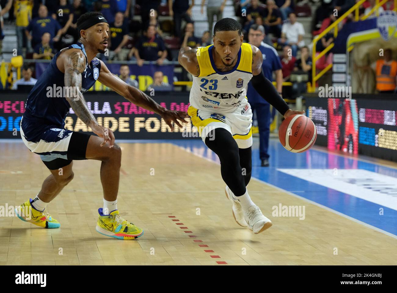 Pala AGSMAIM, Verona, Italy, October 02, 2022, Karvel Anderson