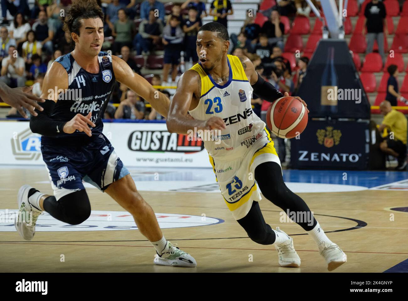 Pala AGSMAIM, Verona, Italy, October 02, 2022, Karvel Anderson