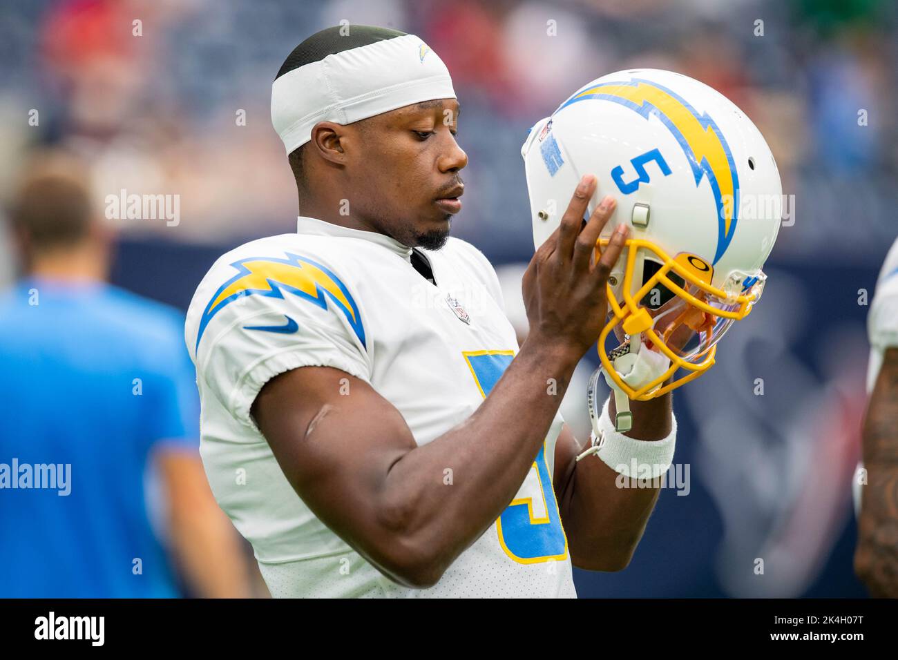 Houston, TX, USA. 2nd Oct, 2022. Los Angeles Chargers wide receiver Joshua  Palmer (5) puts on his helmet prior to an NFL football game between the Los  Angeles Chargers and the Houston