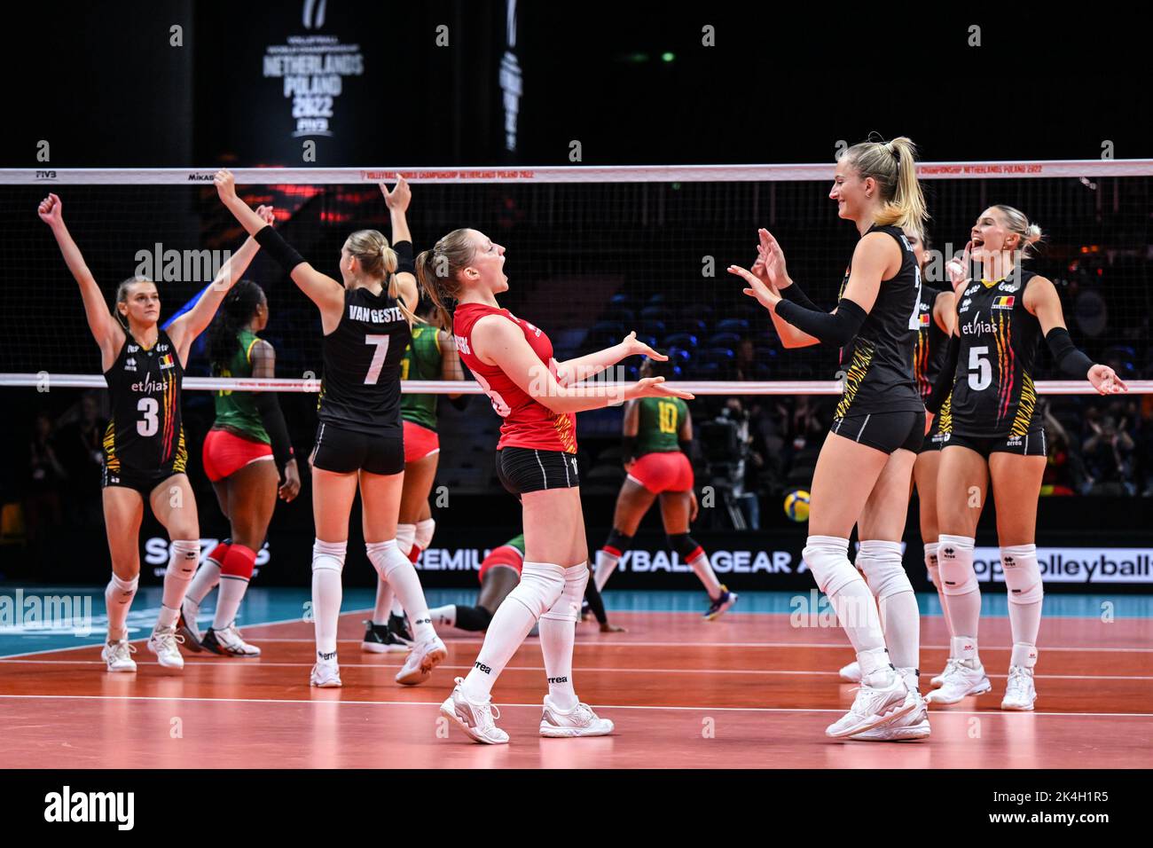 Belgian Yellow Tigers celebrate after winning a volleyball game between Belgian national women's team the Yellow Tigers and Cameroon national team, Sunday 02 October 2022 in Arnhem during the pool stage (game 5 of 5) of the world championships volleyball for women. The tournament takes place form September 23 until October 15, 2022. BELGA PHOTO LUC CLAESSEN Stock Photo