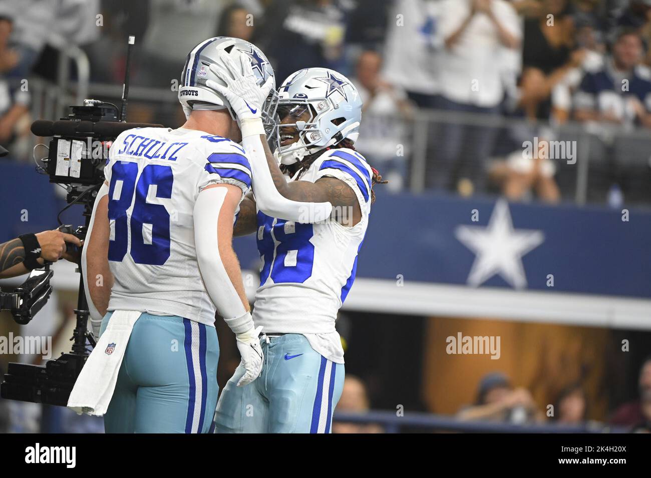 October 30, 2022: Washington Commanders wide receiver Terry McLaurin (17)  reacts to reception during NFL game against the Indianapolis Colts in  Indianapolis, Indiana. John Mersits/CSM/Sipa USA.(Credit Image: © John  Mersits/Cal Sport Media/Sipa