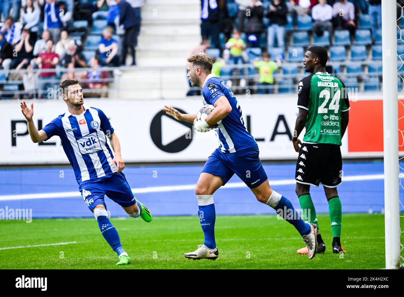 Gent's Laurent Depoitre celebrates after scoring during a soccer match between KAA Gent and Cercle Brugge, Sunday 02 October 2022 in Gent, on day 10 of the 2022-2023 'Jupiler Pro League' first division of the Belgian championship. BELGA PHOTO TOM GOYVAERTS Stock Photo