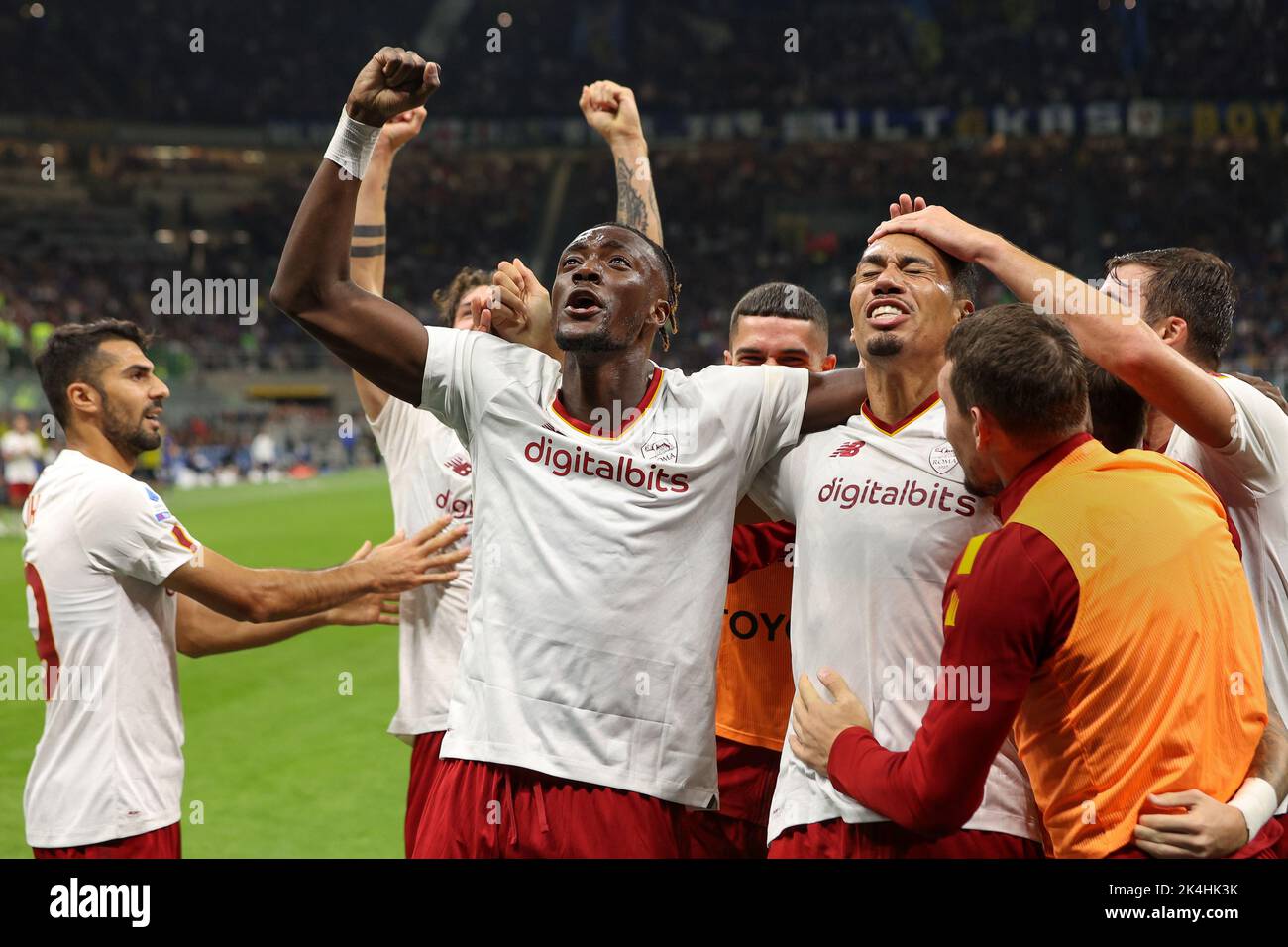 Milan, Italy. 01st Oct, 2022. Italy, Milan, oct 1 2022: Tammy Abraham (Roma striker) celebrates the 2-1 goal at 75' during soccer game FC INTER vs AS ROMA, Serie A Tim 2022-2023 day8 San Siro stadium (Photo by Fabrizio Andrea Bertani/Pacific Press) Credit: Pacific Press Media Production Corp./Alamy Live News Stock Photo