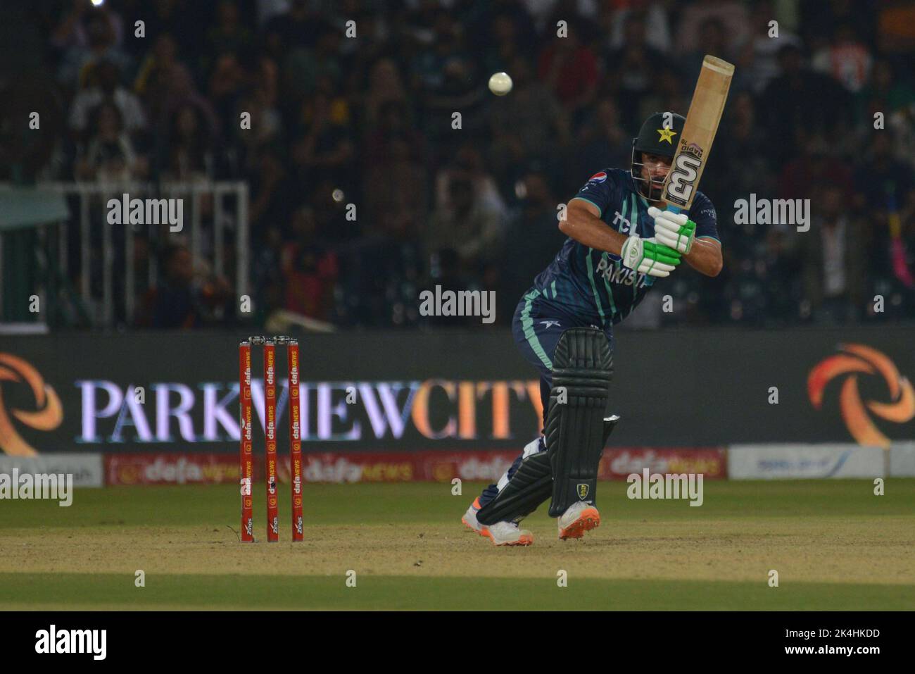 Lahore, Pakistan. 02nd Oct, 2022. A view of the 7th and final T20 International cricket match between Pakistan and England at Gaddafi Cricket Stadium in Lahore. England team won the 7th and final T20 International cricket match and beat Pakistan by 67 Runs, Win Series 4-3. (Photo by Rana Sajid Hussain/Pacific Press) Credit: Pacific Press Media Production Corp./Alamy Live News Stock Photo
