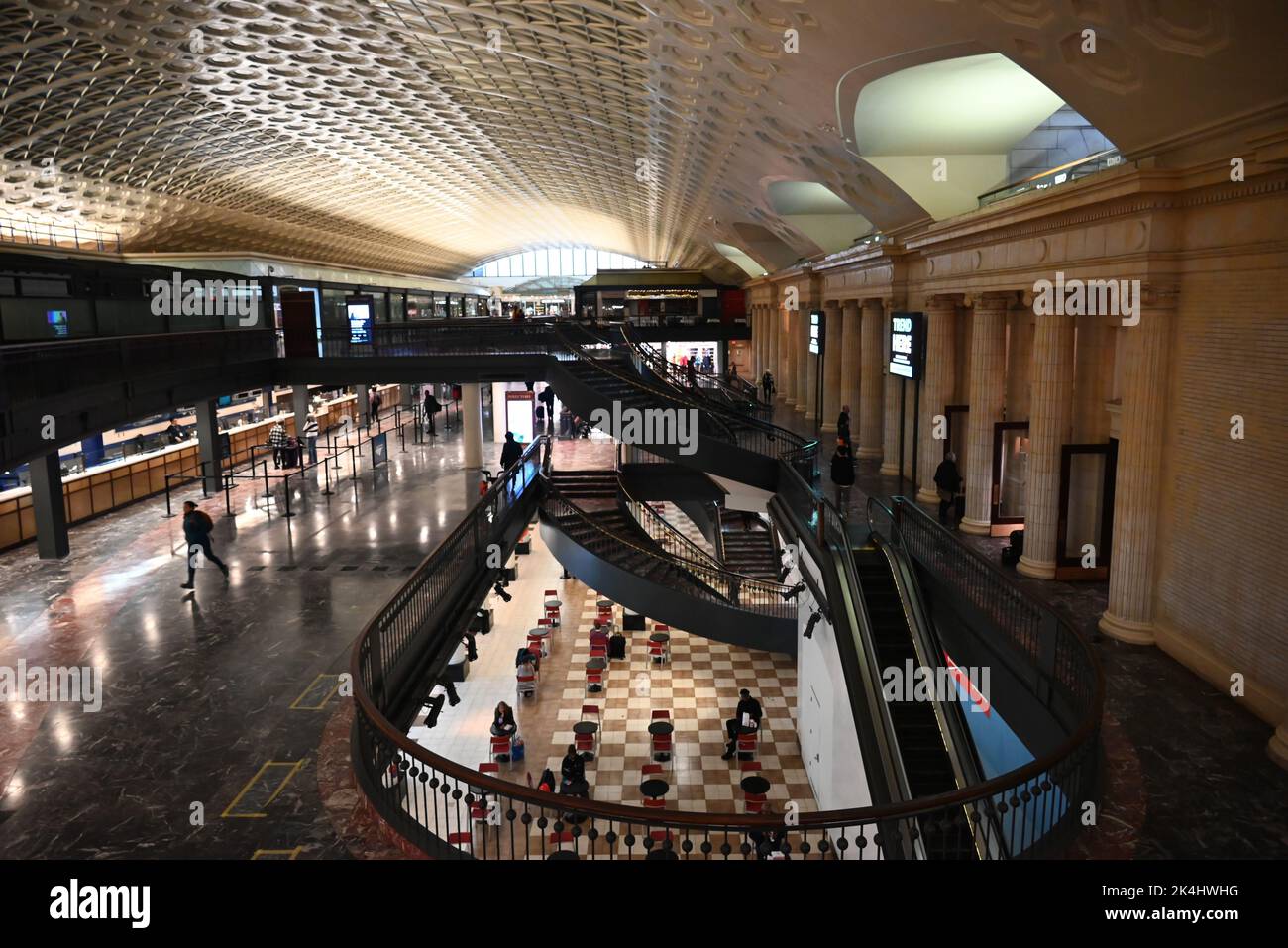 Union Station #39 s public food court in Washington DC Stock Photo Alamy Union Station #39 s public food court in Washington DC Stock Photo Alamy