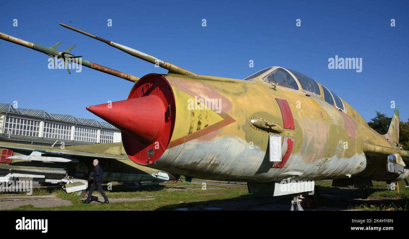29 September 2022, Saxony-Anhalt, Dessau-Roßlau: On the grounds of the 'Hugo Junkers' Museum of Technology stands a decommissioned Su-22 UM-3K training fighter from GDR stocks. It is one of the exhibits in the museum dedicated to the aircraft designer and entrepreneur Hugo Junkers (Hugo Junkers born February 3, 1859 - died February 3, 1935). The museum, which opened in 2001 on the site of the former Junkers aircraft factory, is run by the Förderverein Technikmuseum 'Hugo Junkers' e. V. (Hugo Junkers Technology Museum Association). It has around 200 members. Of these, 40 volunteers work twice a Stock Photo