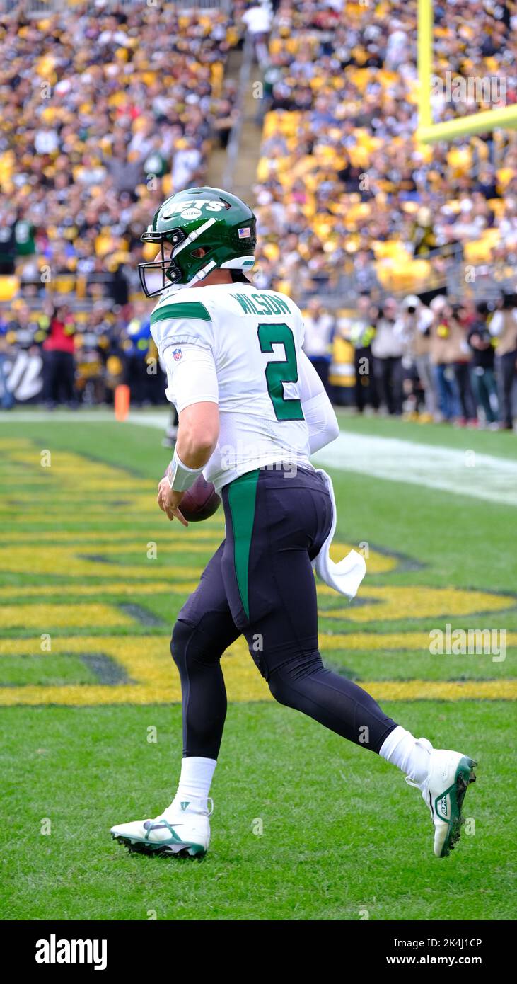 OCT 2nd, 2022: Devin Bush #55 during the Pittsburgh Steelers vs New York  Jets game in Pittsburgh, PA at Acrisure Stadium. Jason Pohuski/CSM/Sipa  USA(Credit Image: © Jason Pohuski/Cal Sport Media/Sipa USA Stock