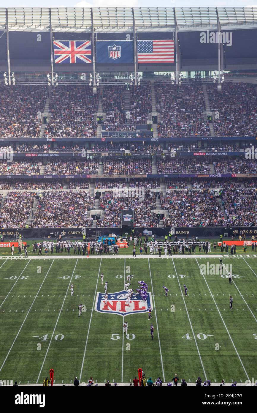 Panorama view of line of scrimmage on midfield during the Minnesota Vikings vs New Orleans Saints NFL Game on Sun Oct. 2, 2022 at Tottenham Hotspurs S Stock Photo