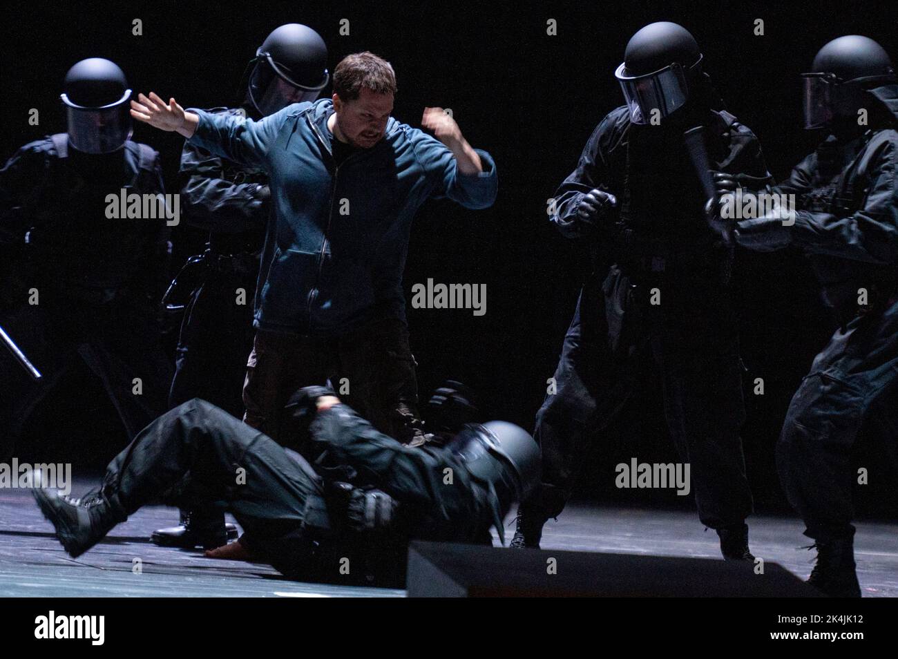 Berlin, Germany. 26th Sep, 2022. During a dress rehearsal of the performance of Richard Wagner's opera 'Die Walküre,' Robert Watson (Siegmund, M) is on stage at the Staatsoper. Wagner's 'Der Ring des Nibelungen,' with four premieres in one week, is presented at the Staatsoper Unter den Linden. Credit: Christophe Gateau/dpa/Alamy Live News Stock Photo