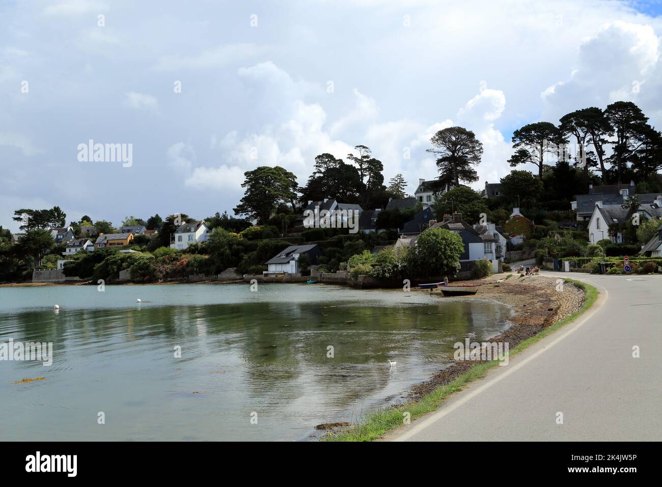 View of Le Bourg and beach from Rue Benoni Praud, Ile Aux Moines, Golfe du Morbihan, Morbihan, Brittany, France Stock Photo