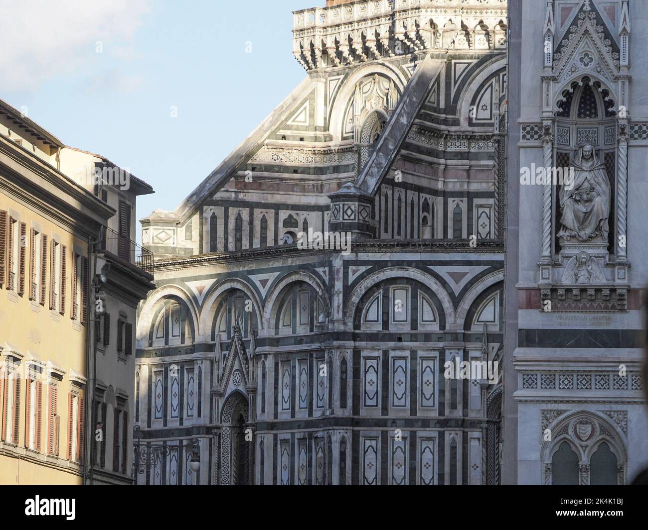 Florence dome basilica santa maria del fiore detail Stock Photo - Alamy