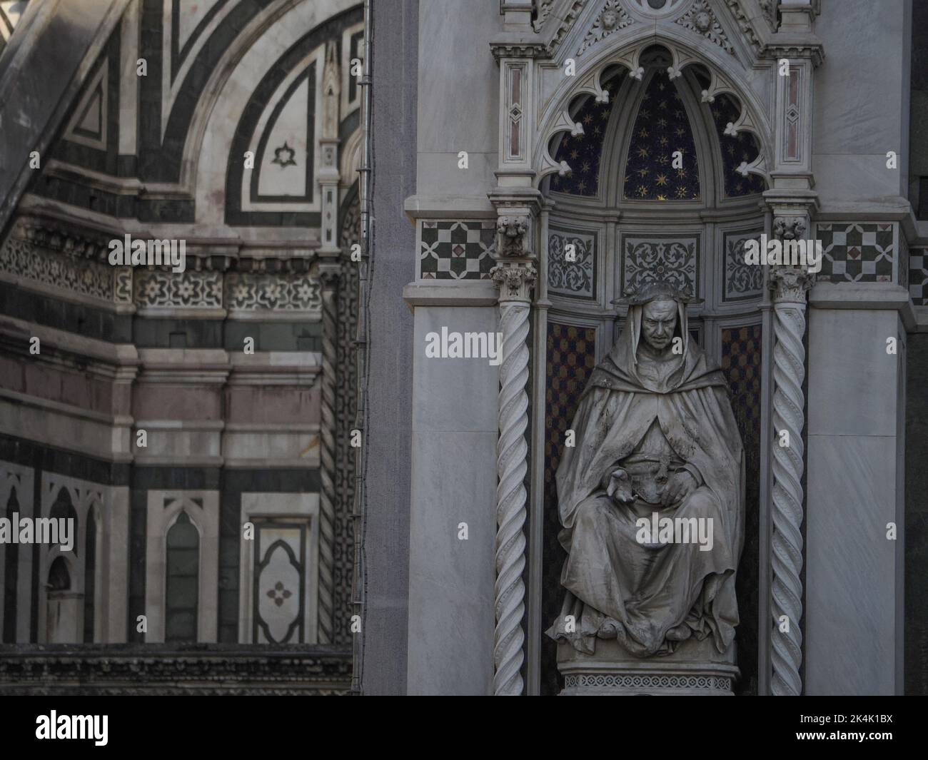 Florence dome basilica santa maria del fiore detail Stock Photo - Alamy