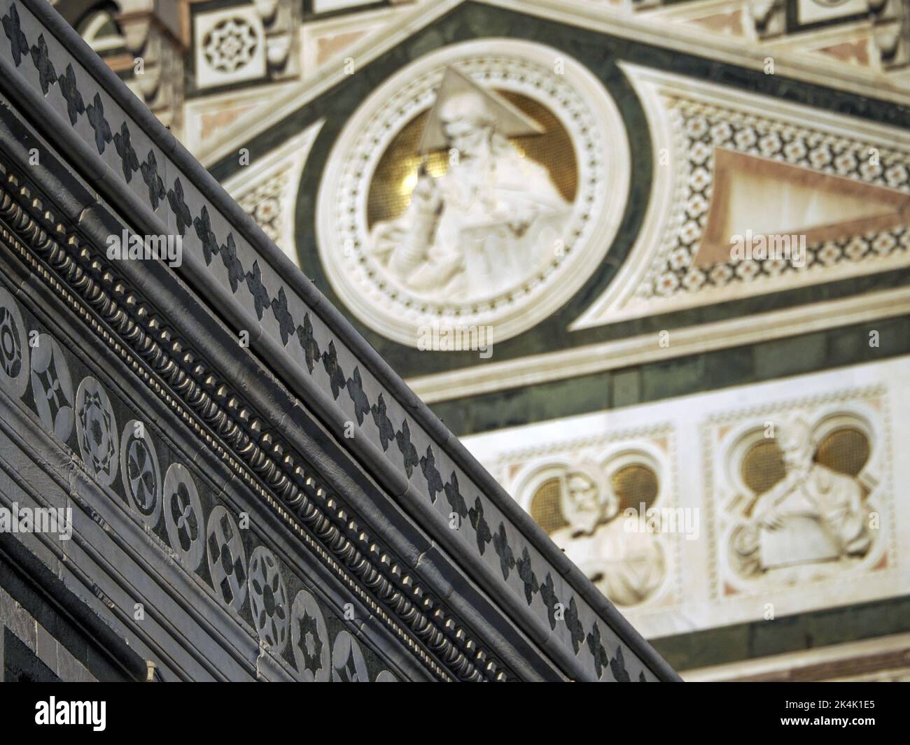 Florence dome basilica santa maria del fiore detail Stock Photo - Alamy
