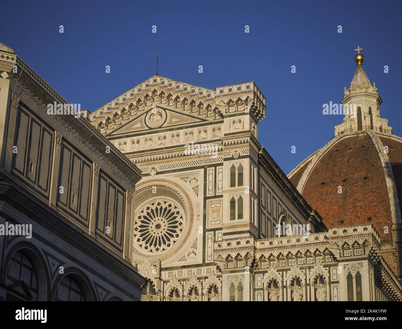 Florence dome basilica santa maria del fiore detail Stock Photo - Alamy