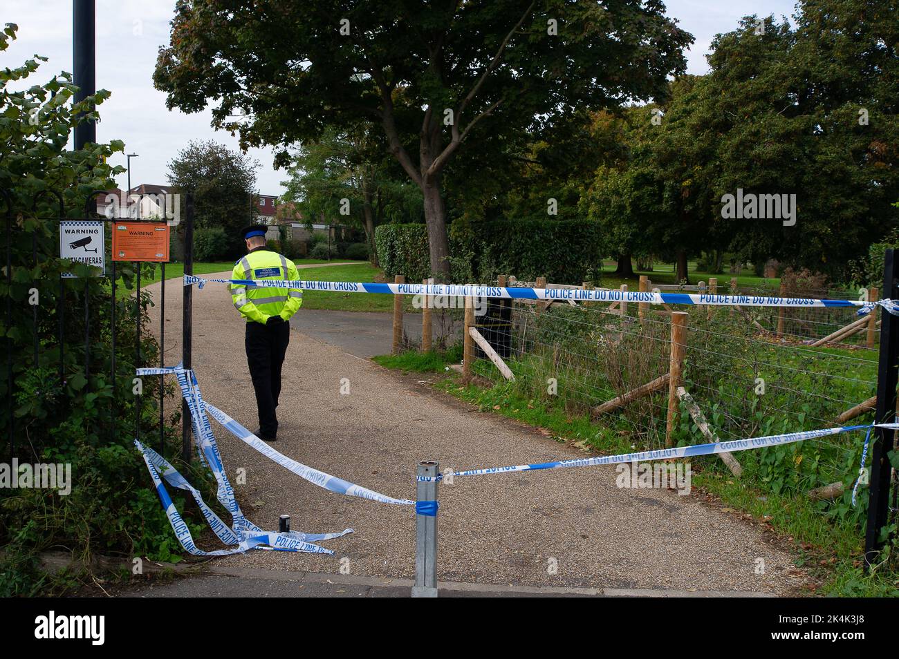 Slough, Berkshire, UK. 3rd October, 2022. Thames Valley Police are investigating after the bodies of two men have been found in Baylis Park in Slough, Berkshire. At about 4.40pm on 1st October, officers were called by a member of the public who had discovered the body of a man in Baylis Park. The death was not considered suspicious. Yesterday, 2nd October, at about 8.15am, the body of another man, believed to be aged in his 40s, was found by another member of the public in close proximity to the location where the other man had been found. Credit: Maureen McLean/Alamy Live News Stock Photo