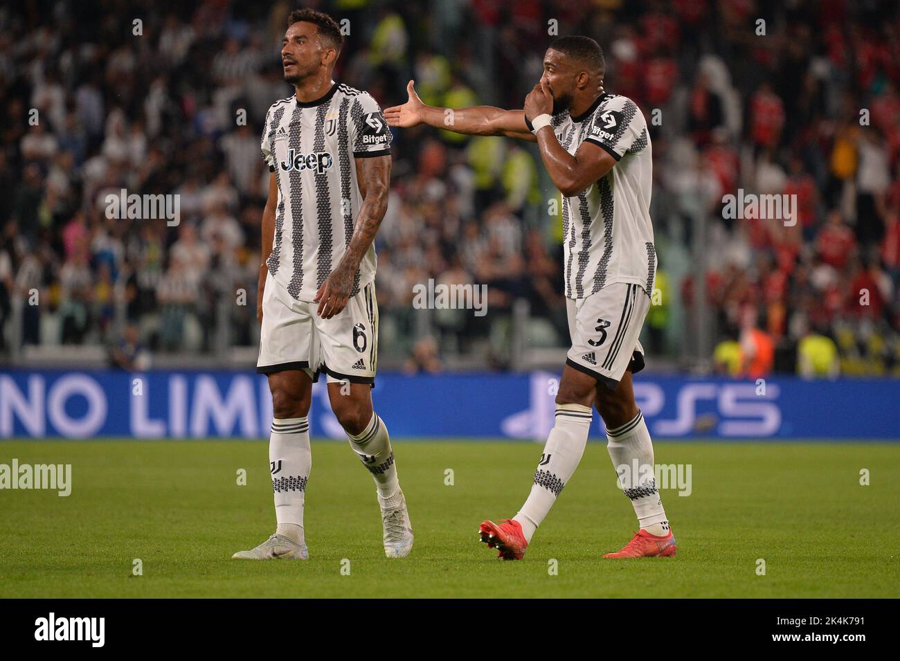Gleison Bremer Juventus Talks Whit Danilo Juventus During The Uefa Gleison Bremer Juventus Talks Whit Danilo Juventus During The Uefa