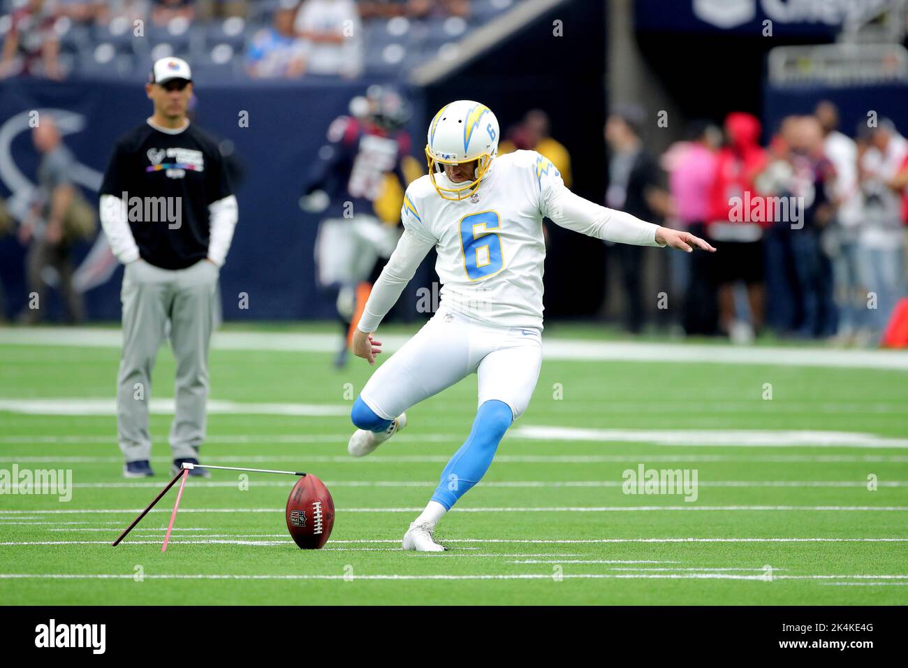 Houston, Texas, USA. 2nd Oct, 2022. Los Angeles Chargers place kicker