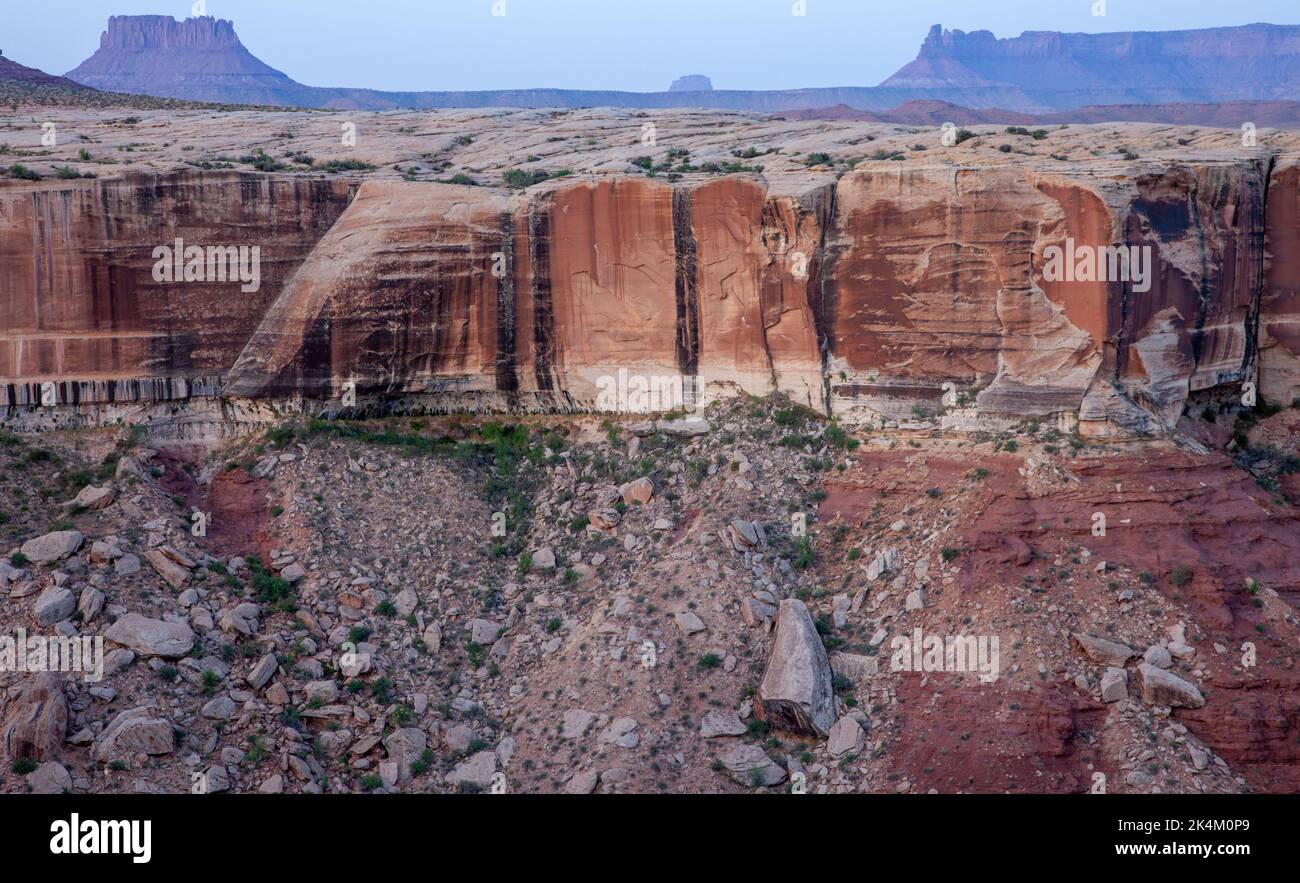 Desert varnish on canyon wall hires stock photography and images Alamy