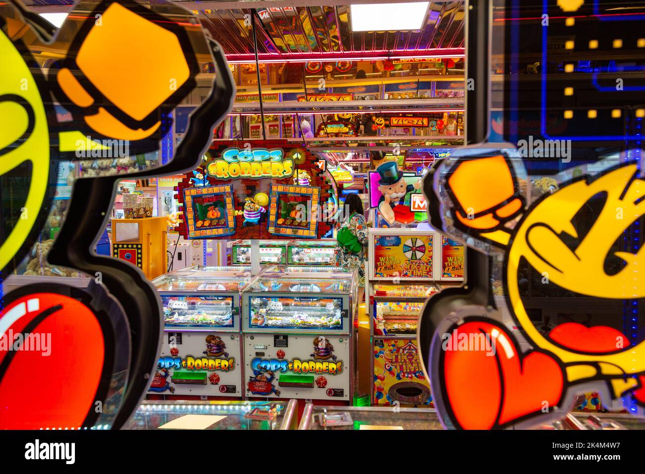Slot machine, arcade, amusements, Hastings, East Sussex, uk Stock Photo ...