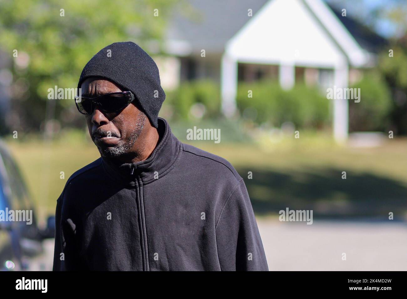 Sad man walking alone hi-res stock photography and images - Alamy