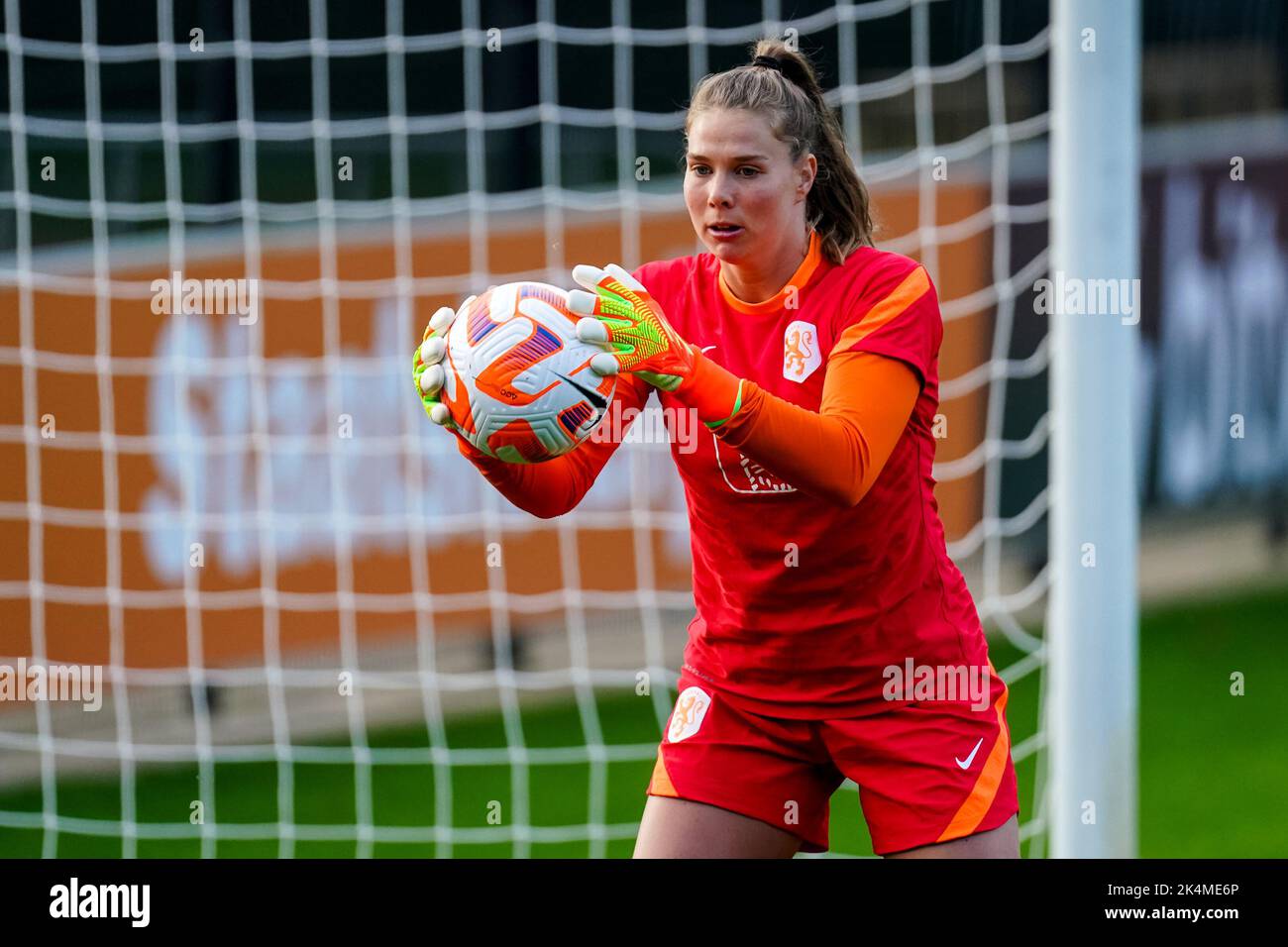 ZEIST, NETHERLANDS - OCTOBER 3: Lize Kop of the Netherlands during a Training Session of the Netherlands Women’s Football Team at the KNVB Campus on October 3, 2022 in Zeist, Netherlands (Photo by Joris Verwijst/Orange Pictures) Stock Photo