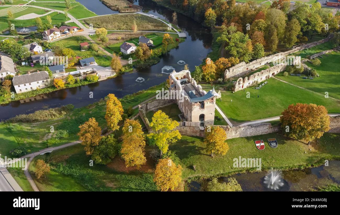 Medieval castle ruins on top hi-res stock photography and images - Alamy
