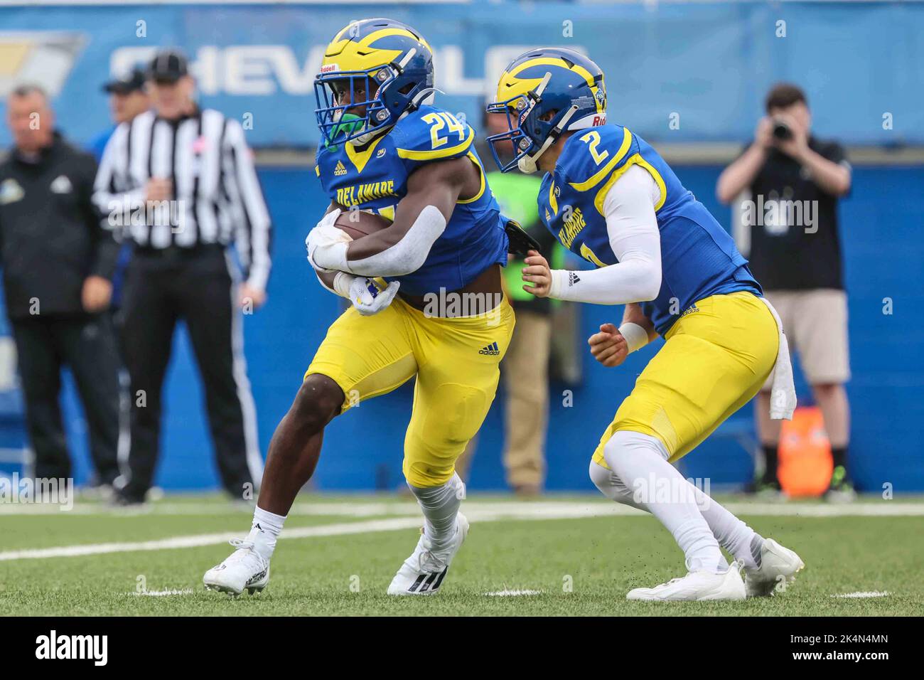 Newark, Delaware, USA. 1st Oct, 2022. Delaware quarterback NOLAN HENDERSON (2) and Delaware Fightin Blue Hens running back KYRON CUMBY (24) in action during a week five game between the Delaware Blue Hens and the Towson Tiger Saturday, Oct. 01, 2022; at Tubby Raymond Field at Delaware Stadium in Newark, DE. (Credit Image: © Saquan Stimpson/ZUMA Press Wire) Stock Photo