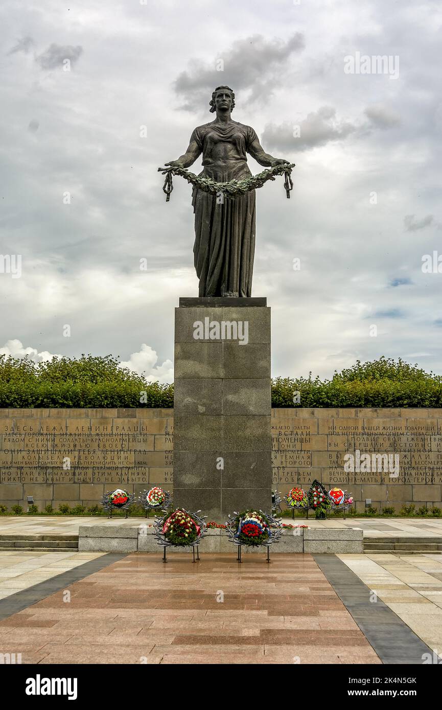 Piskarevsky memorial cemetery hi-res stock photography and images - Alamy