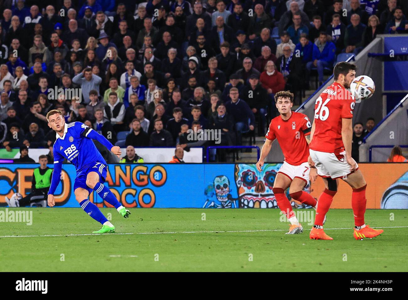 Harvey Barnes #7 of Leicester City scores to make it 2-0 during the Premier League match Leicester City vs Nottingham Forest at King Power Stadium, Leicester, United Kingdom, 3rd October 2022  (Photo by Mark Cosgrove/News Images) Stock Photo
