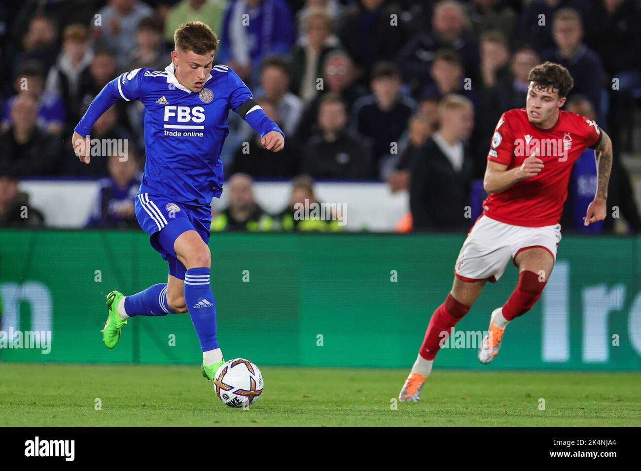 Harvey Barnes #7 of Leicester City makes a break with the ball during the Premier League match Leicester City vs Nottingham Forest at King Power Stadium, Leicester, United Kingdom, 3rd October 2022  (Photo by Mark Cosgrove/News Images) Stock Photo