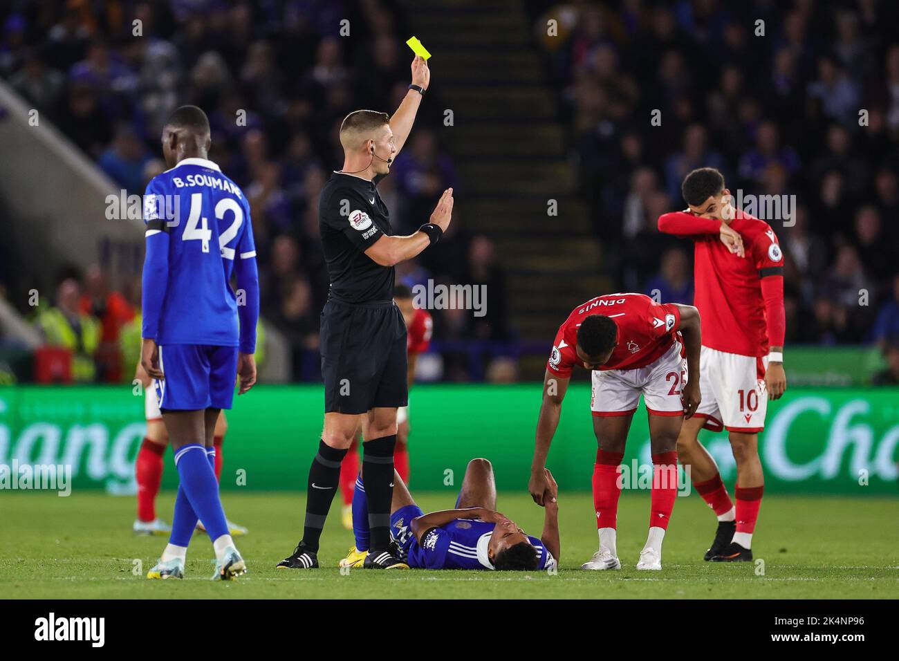 Referee Robert Jones gives a yellow card to Jesse Lingard #11 of Nottingham Forest during the Premier League match Leicester City vs Nottingham Forest at King Power Stadium, Leicester, United Kingdom, 3rd October 2022  (Photo by Mark Cosgrove/News Images) Stock Photo