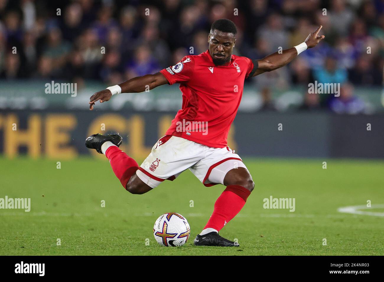 Emmanuel Dennis #25 of Nottingham Forest in action during the Premier League match Leicester City vs Nottingham Forest at King Power Stadium, Leicester, United Kingdom, 3rd October 2022  (Photo by Mark Cosgrove/News Images) Stock Photo