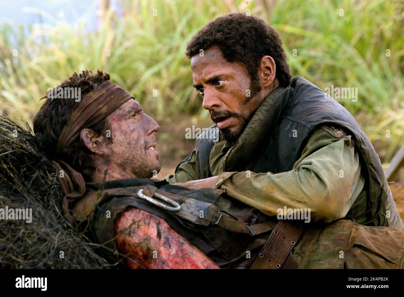 Robert downey jr and ben stiller hi-res stock photography and images ...