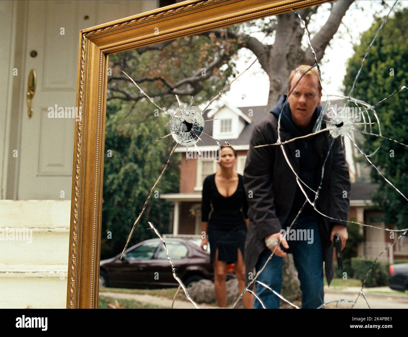 PAULA PATTON, KIEFER SUTHERLAND, MIRRORS, 2008 Stock Photo Alamy