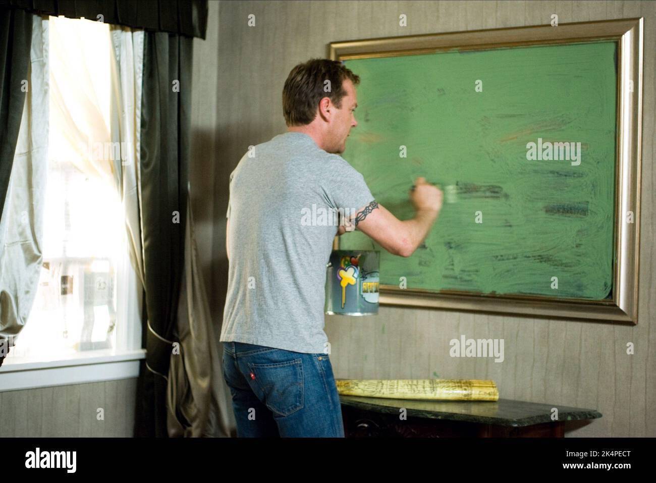 KIEFER SUTHERLAND, MIRRORS, 2008 Stock Photo Alamy