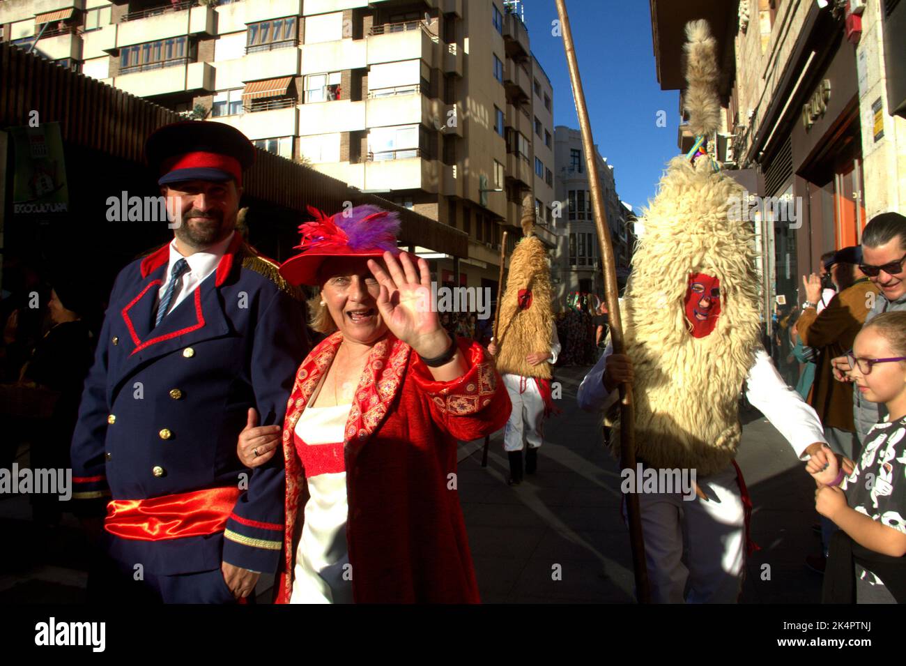 Spain. 01st Oct, 2022. The masks fill the streets of Zamora with a parade of more than 450 members from Spain and Portugal and more than 33 masquerades including Los Sidros and Asturian comedians. (Photo by Mercedes Menendez/Pacific Press) Credit: Pacific Press Media Production Corp./Alamy Live News Stock Photo