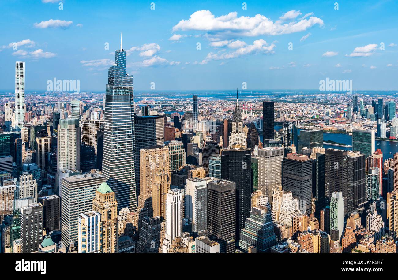 New York City skyline, panorama with skyscrapers in Midtown Manhattan ...